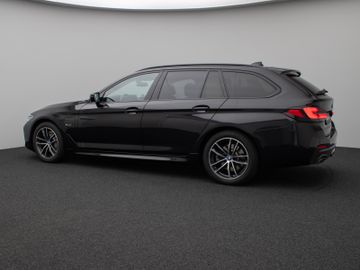 Fahrzeugabbildung BMW 530e M Sport Kamera Laser HUD DAB HiFi Komfort