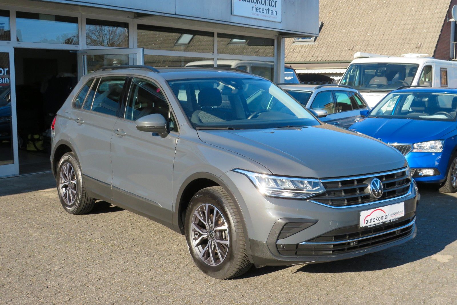 Fahrzeugabbildung Volkswagen Tiguan Life TDI DSG AHK NAVI KAMERA LED ACC GJ