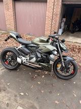 Ducati Streetfighter v2 - DUCATI STREETFIGHTER
