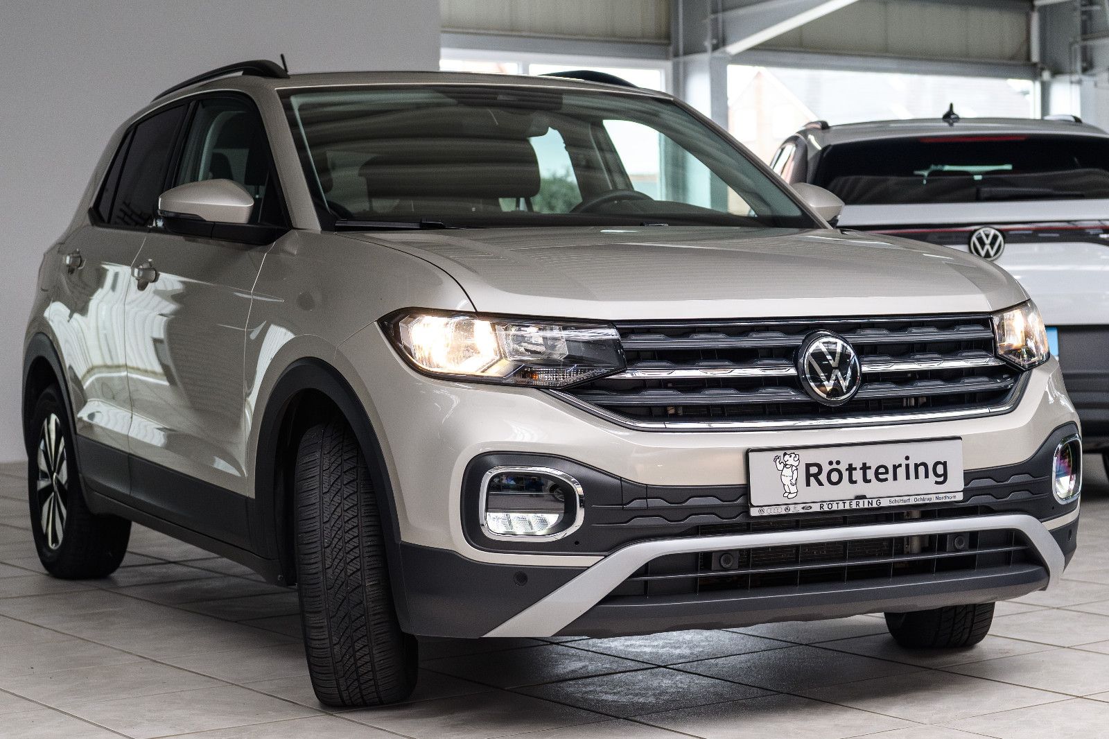 Fahrzeugabbildung Volkswagen T-Cross Move+AHK+GJR+NAVI+SHZ+ALU+ACC+DAB