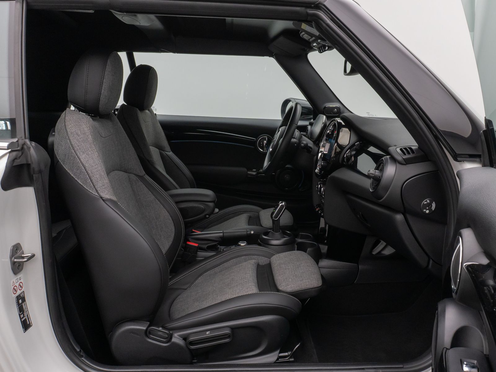 Fahrzeugabbildung MINI Cooper Cabrio Kamera HUD H/K Komfort Sport Voll
