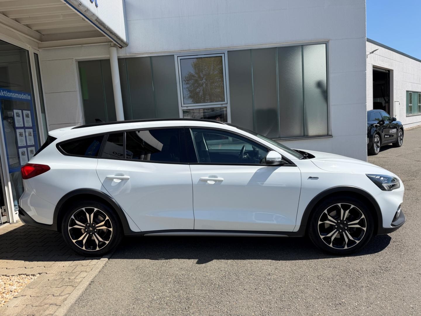 Ford Focus Active+PanoDach+B&O+DAB+NAV+RFK+WinterPak+