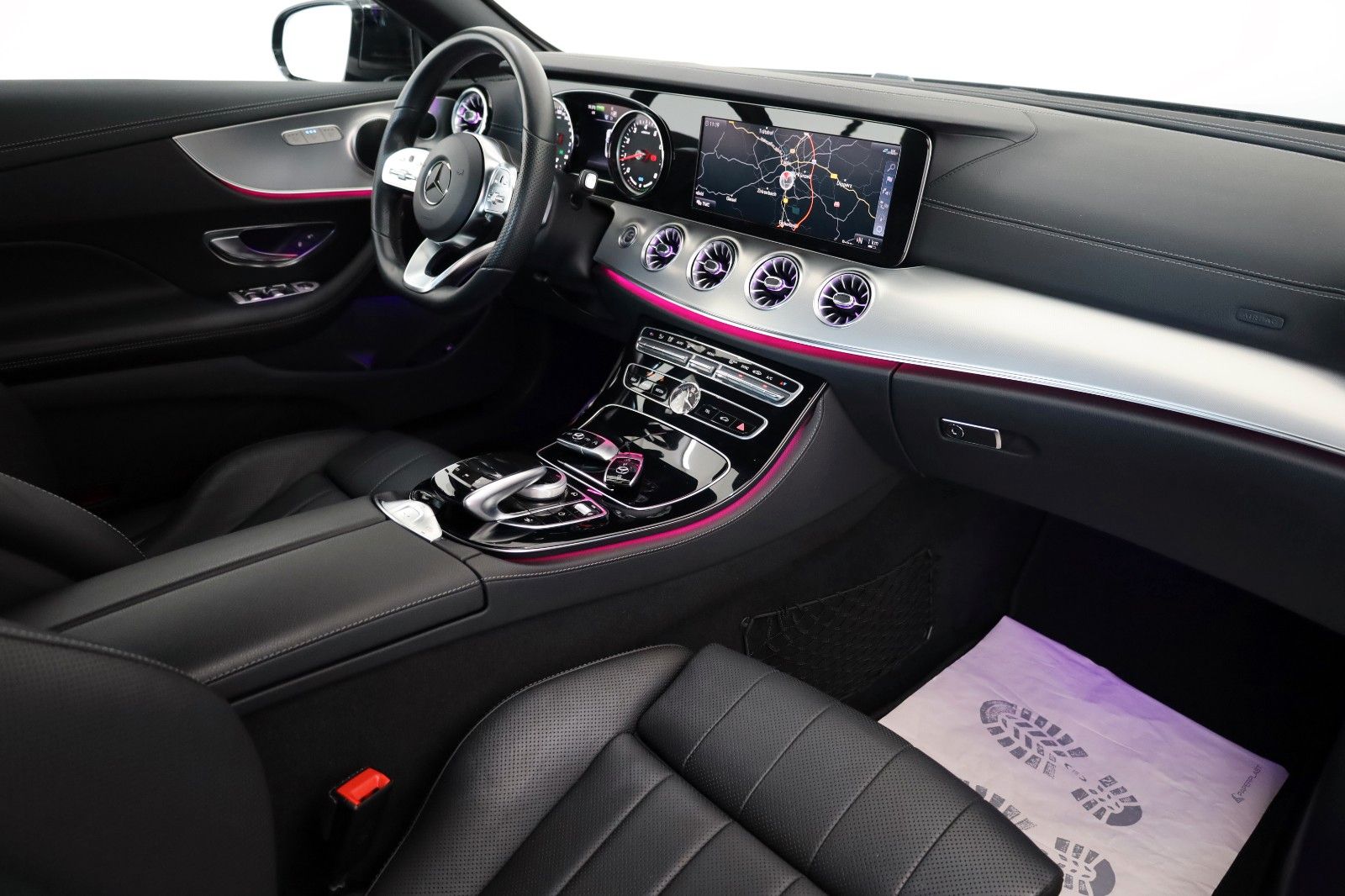 Fahrzeugabbildung Mercedes-Benz E 350 Cabrio AMG Line Leder,Navi,LED,Kamera,SH