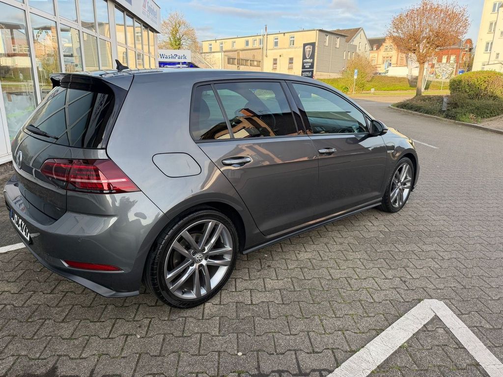 Image of Volkswagen Golf