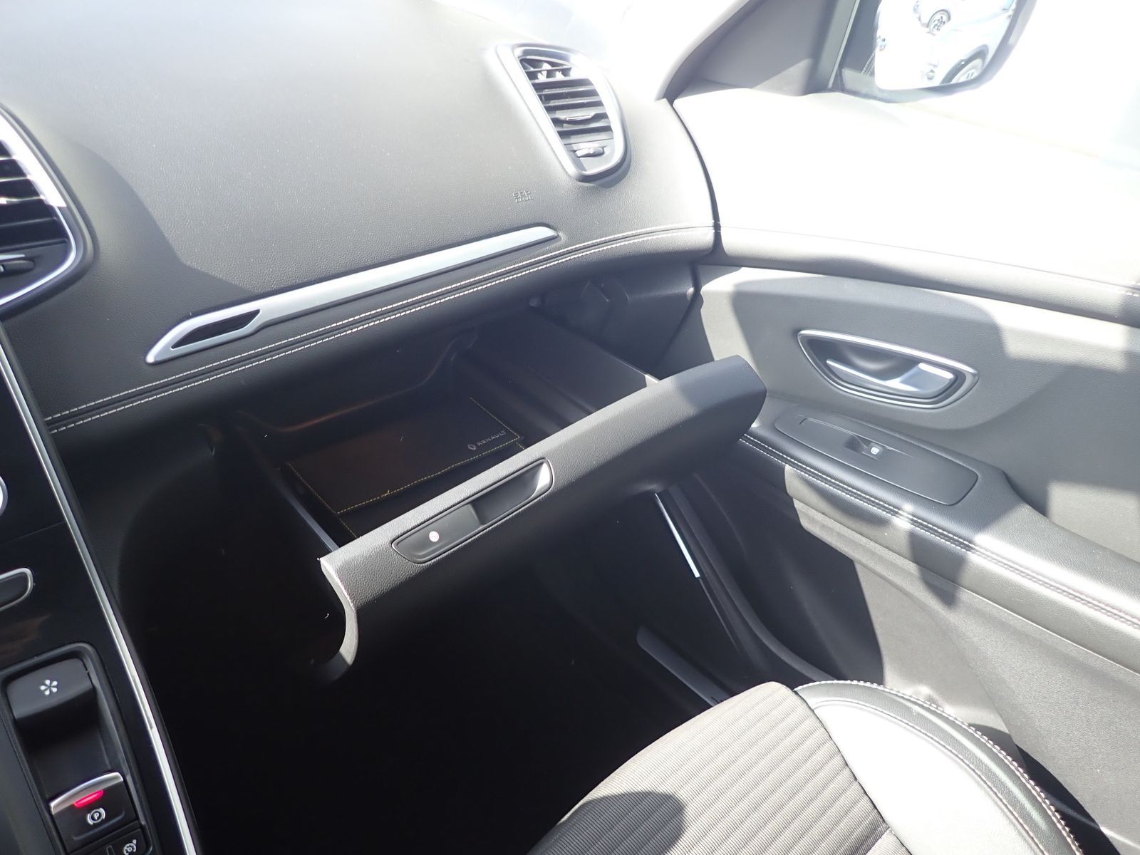 Fahrzeugabbildung Renault Scenic IV BOSE Edition dCi 160