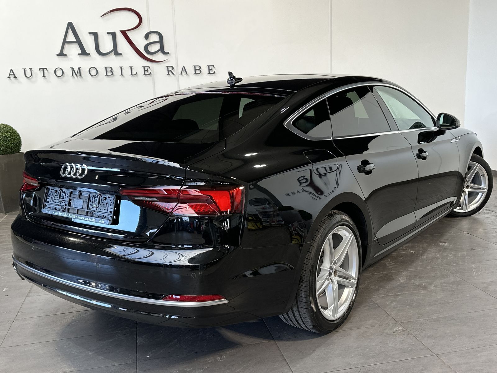 Fahrzeugabbildung Audi A5 SpB 35 TDI S-Line NAV+LED+AHK+V-COCKPIT+PANO
