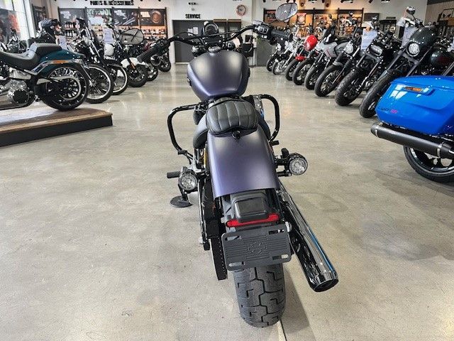 Fahrzeugabbildung Harley-Davidson FXBB Street Bob 117cui MY25