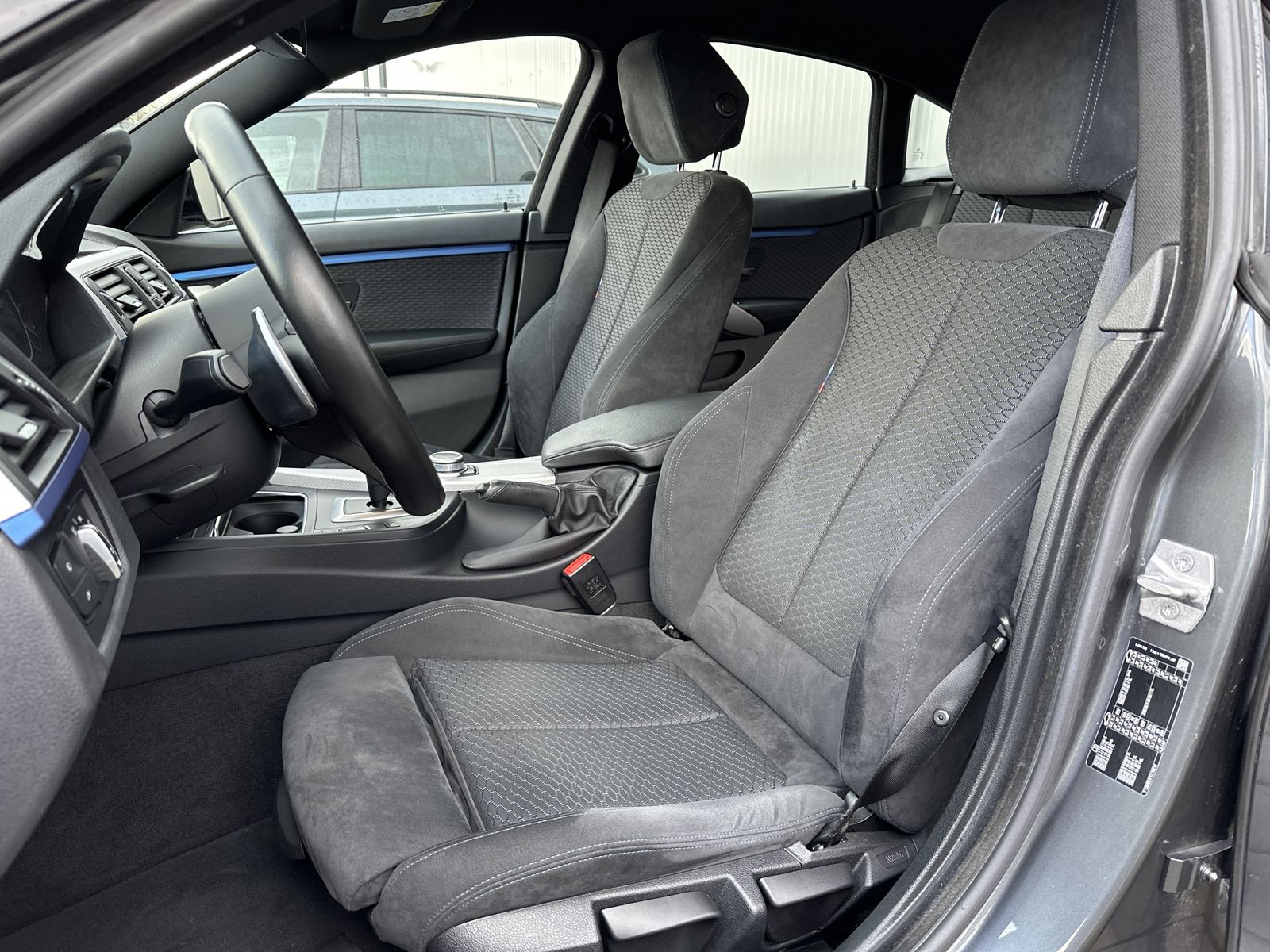 Fahrzeugabbildung BMW 420i Gran Coupé M-Sport Aut. NAV+LED+DAB+18ZO+PP