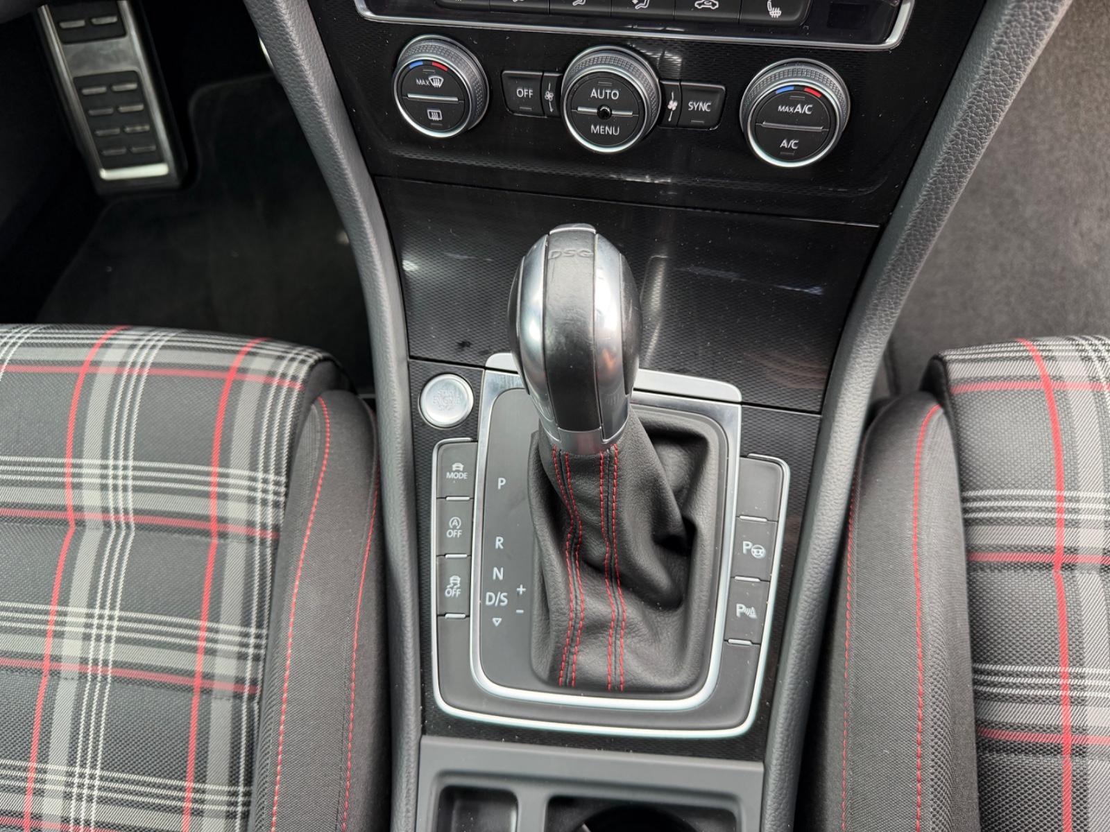 VOLKSWAGEN GOLF VII LIM. GTI PERFORMANCE BMT 230 ch BVA - PACK SPORT - VOLANT EN CUIR
