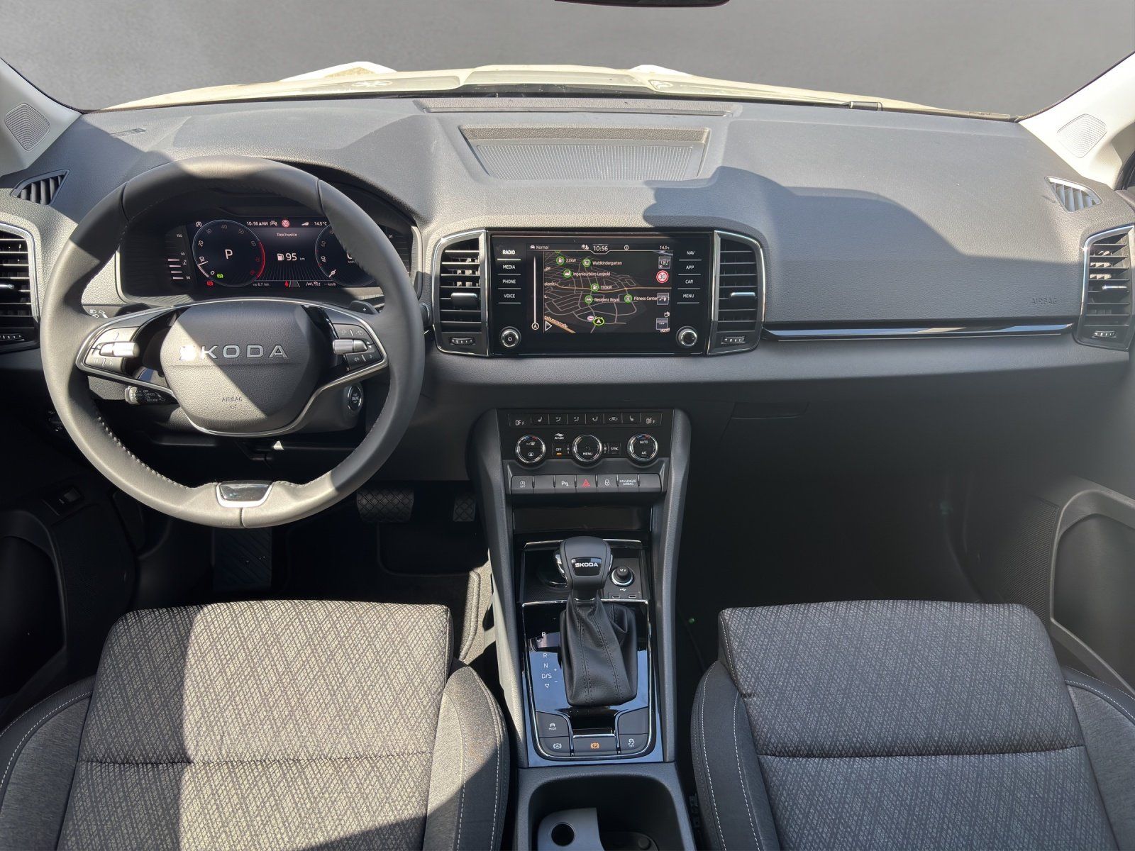 Fahrzeugabbildung SKODA Karoq Balance 1,5 TSI ACC+AHK+MATRIX-LED+KAMERA