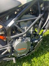 KTM Duke 125 - KTM 125