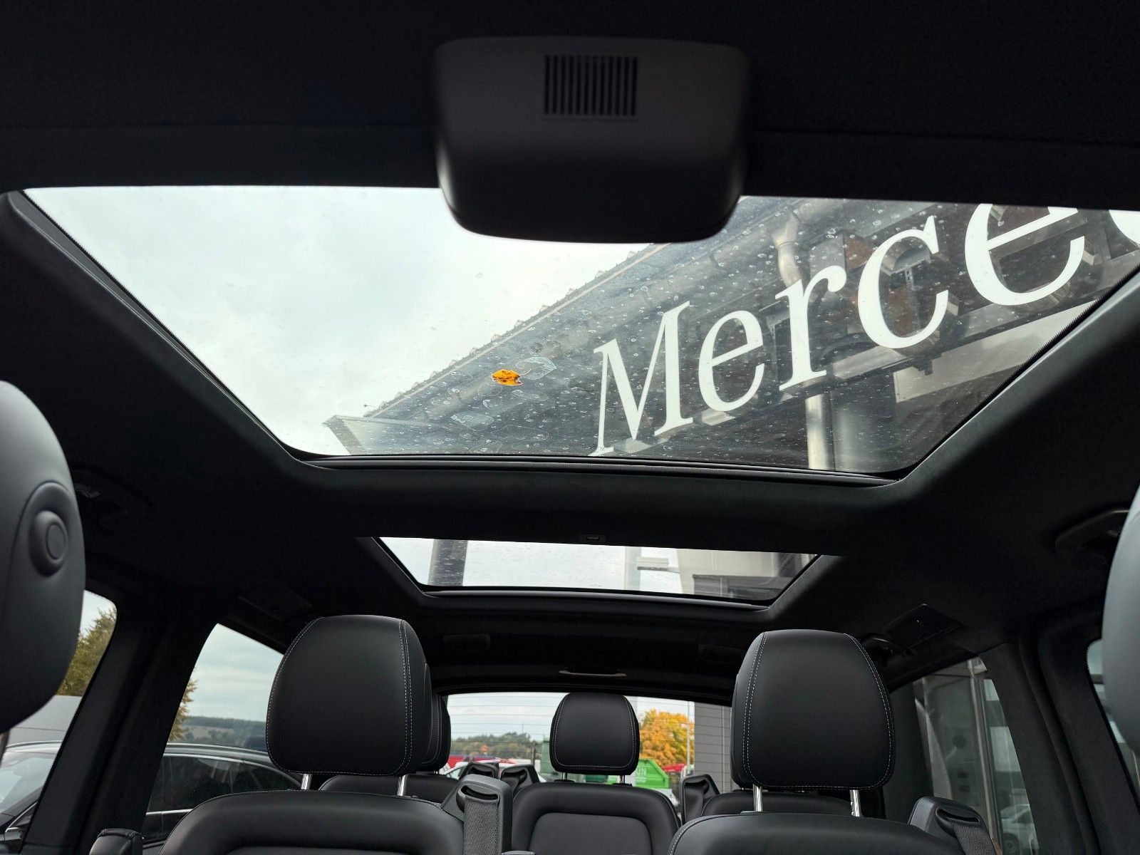 Fahrzeugabbildung Mercedes-Benz V 300 d 4MATIC EXCLUSIVE AMG Panorama Standheiz