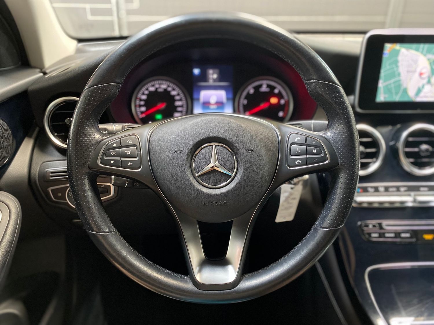 Fahrzeugabbildung Mercedes-Benz GLC 220 d 4Matic #LED#Navi#Kamera#Tempo#PDC#SHZ