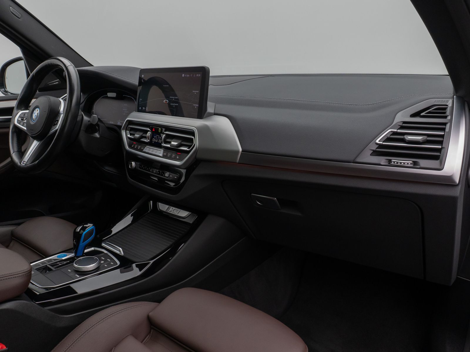 Fahrzeugabbildung BMW iX3 Impressive M Sport Panorama Kamera HUD H/K