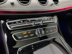 MERCEDES-BENZ E 350d / 4x4 / 1.HAND/ PANO / GARANTIE / LED / MERCEDES-BENZ E 350d / 4x4 / 1.HAND/ PANO / GARANTIE / LED /