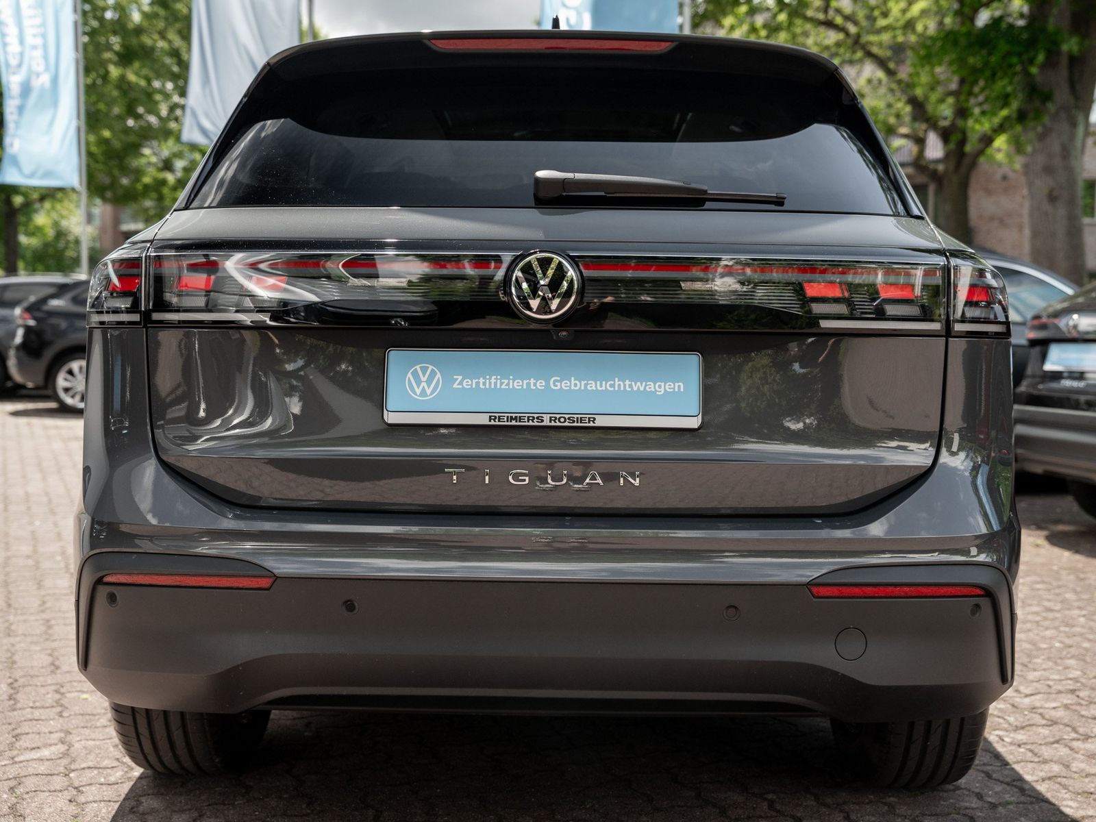 Volkswagen Tiguan Life Pano IQLight AHK Kam. Navi Pano 360 foto 5