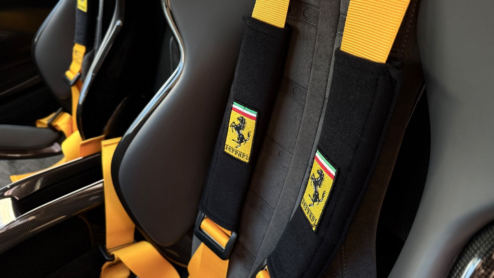 Fahrzeugabbildung Ferrari SF90*AssettoFiorano*VollCarbon*Atelier