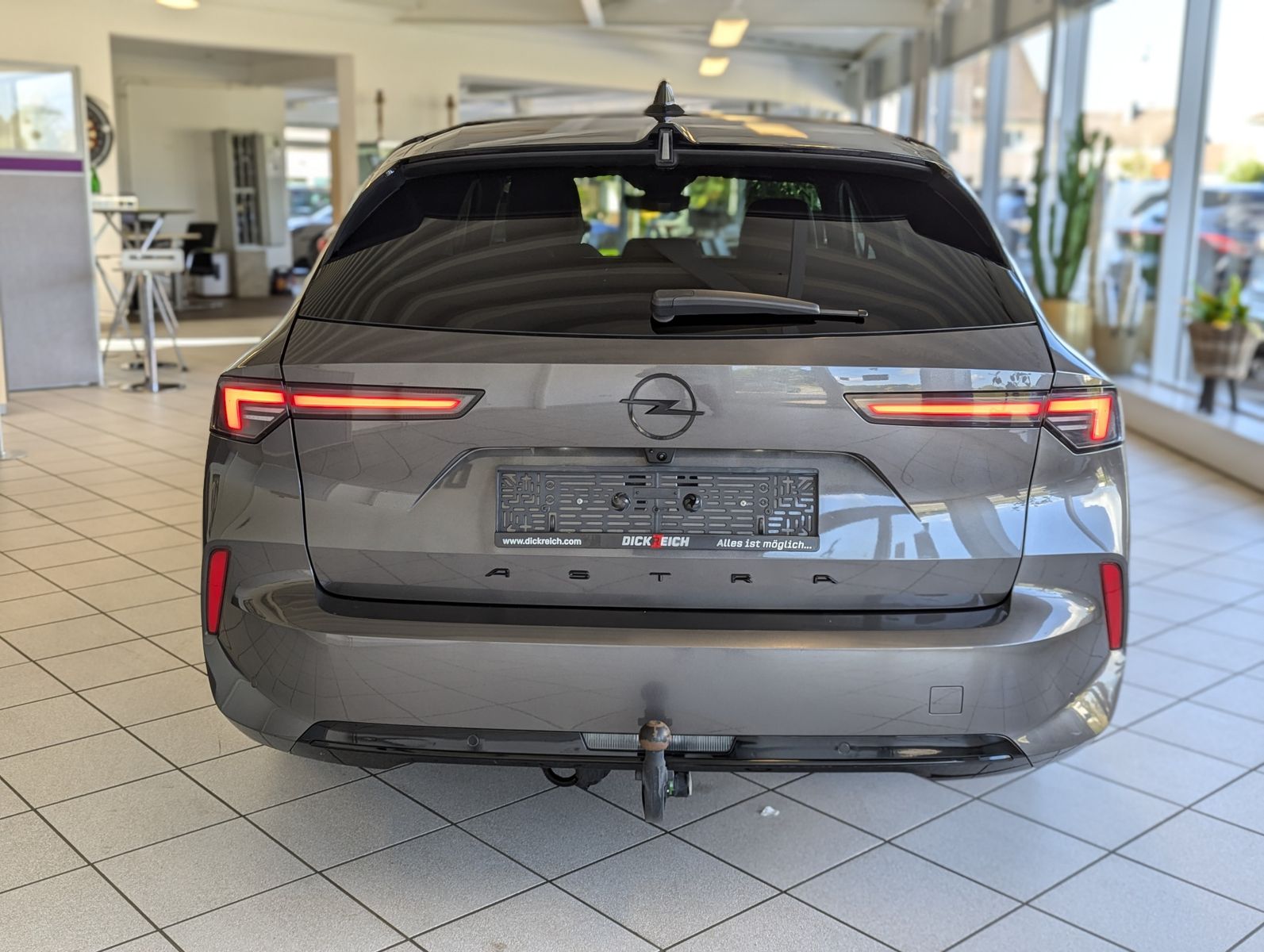 OPEL Astra 1.2 Ultimate Leder-Nappa Sitzlüft AHK Pano - Image 6
