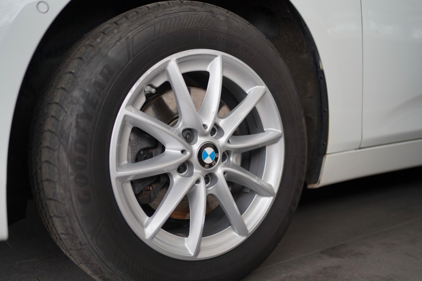 Fahrzeugabbildung BMW 216d Gran Tourer +Driving Assist+Parkassist+AHK+