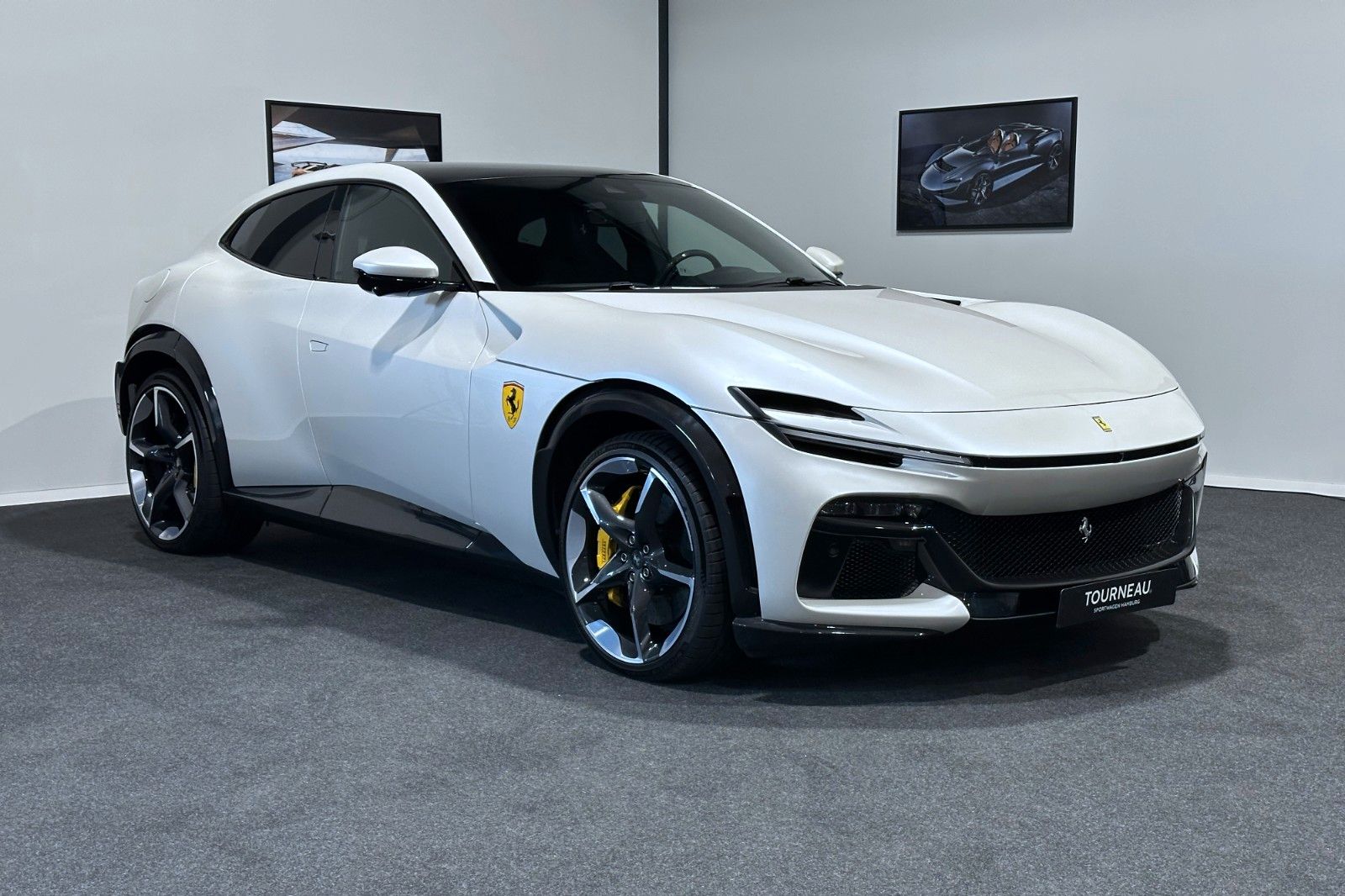 Fahrzeugabbildung Ferrari Purosangue | Carbon | Panorama | Massage Seats