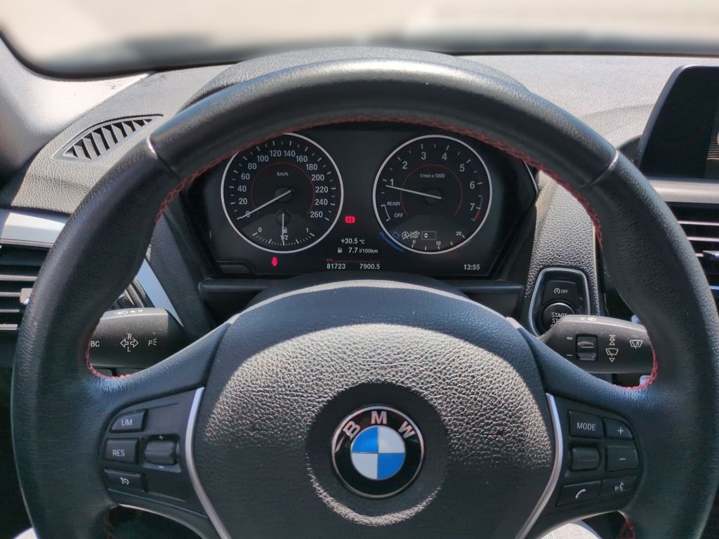 Fahrzeugabbildung BMW 220i Coupe Sport Line (8-fach)
