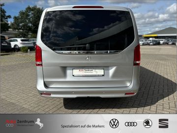 Mercedes V 220 - 9