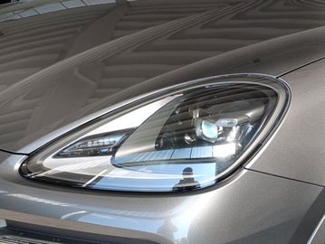 Porsche Cayenne - 8