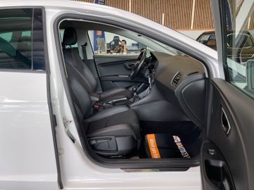 Seat Leon FR *LED*NAVI*SZHZ*TEMPOMAT*SPORTSITZE*TOUCH