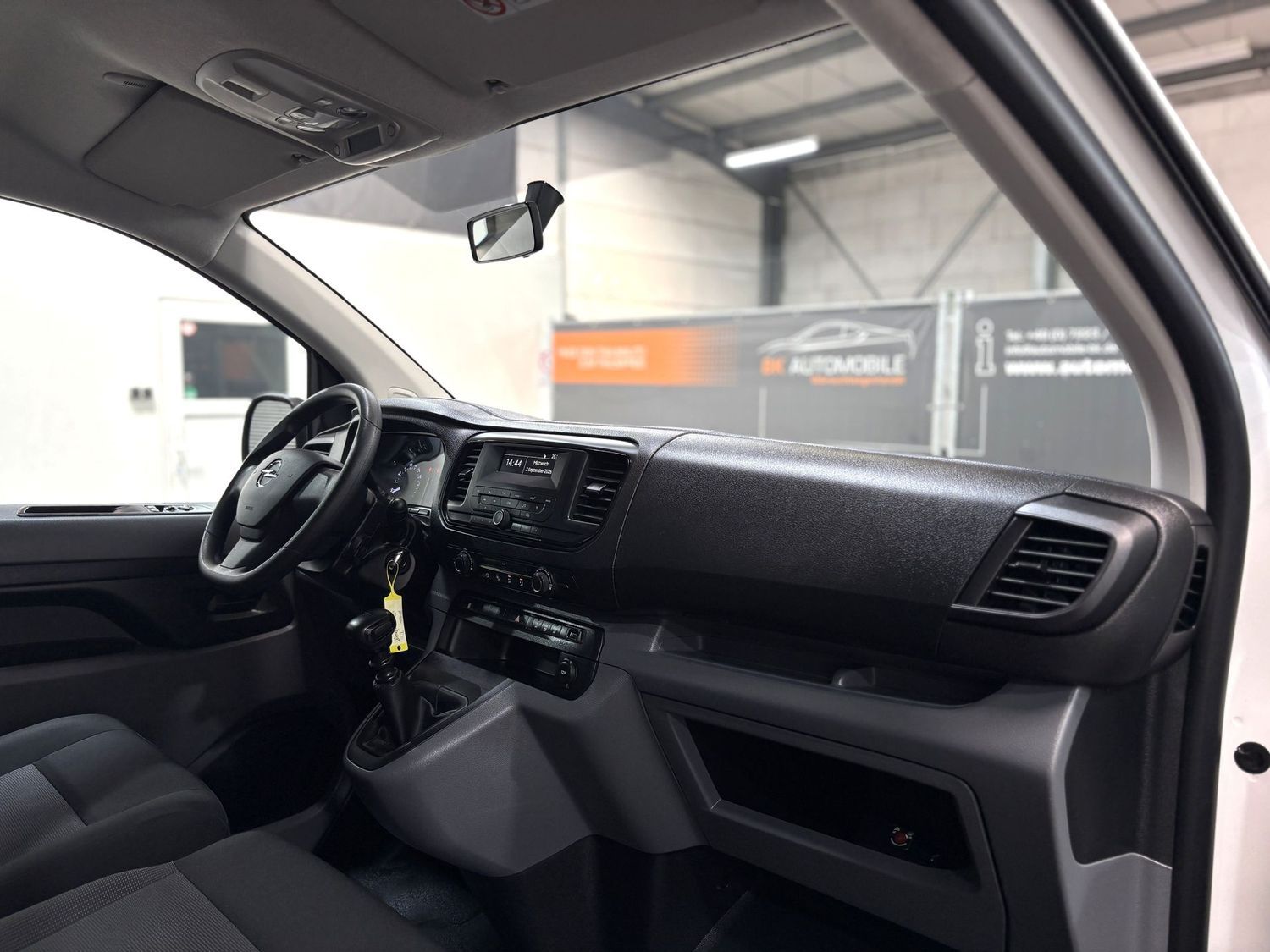 Fahrzeugabbildung Opel Vivaro 2.0D M L2#Klima#Tempomat.9Sitzer