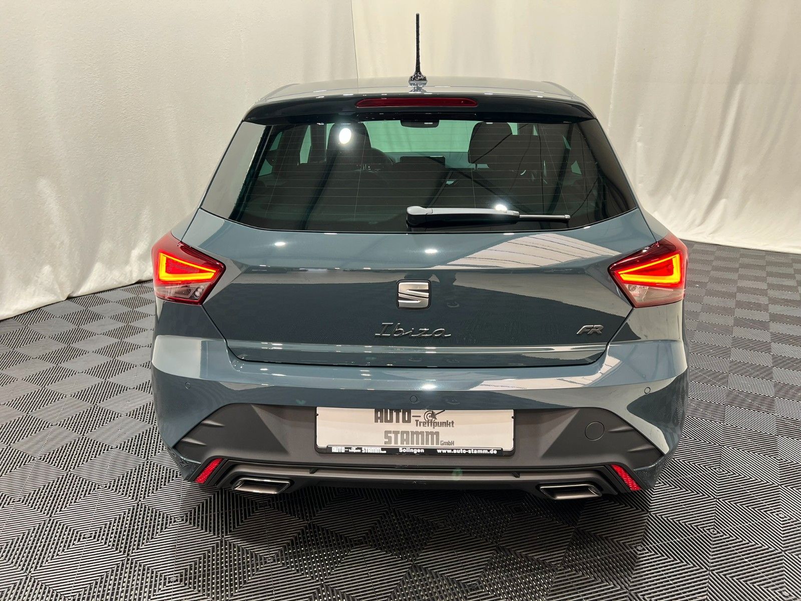 Fahrzeugabbildung SEAT Ibiza 1.0 TSI 85kW FR DSG 18" ALU