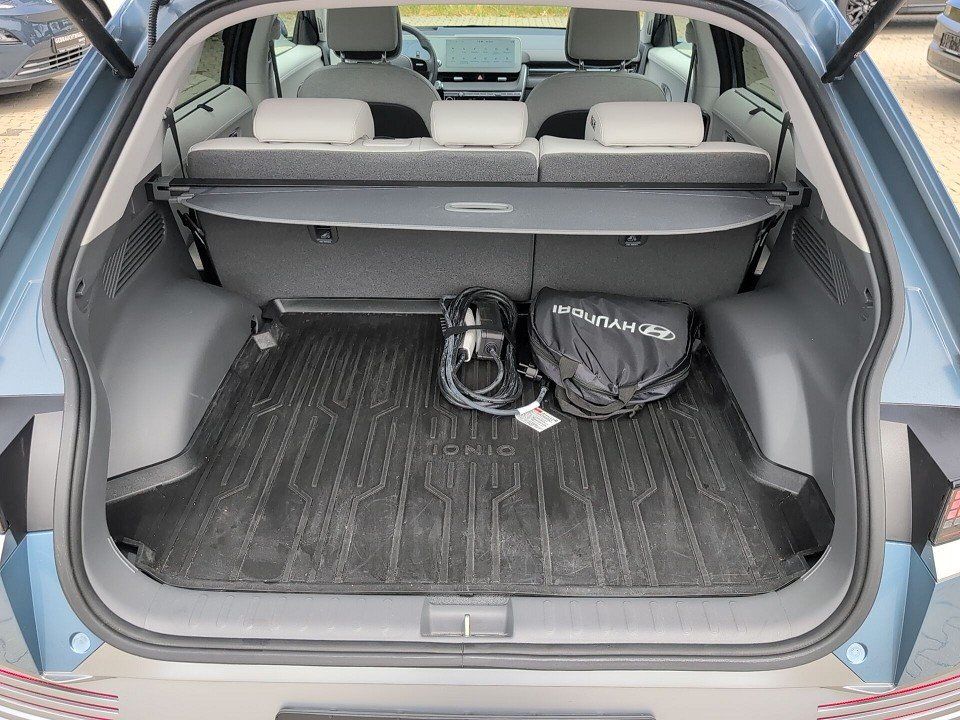 Fahrzeugabbildung Hyundai IONIQ 5 77kWh UNIQ 4WD ASSIS-P 1HD AHK GAR-04/31