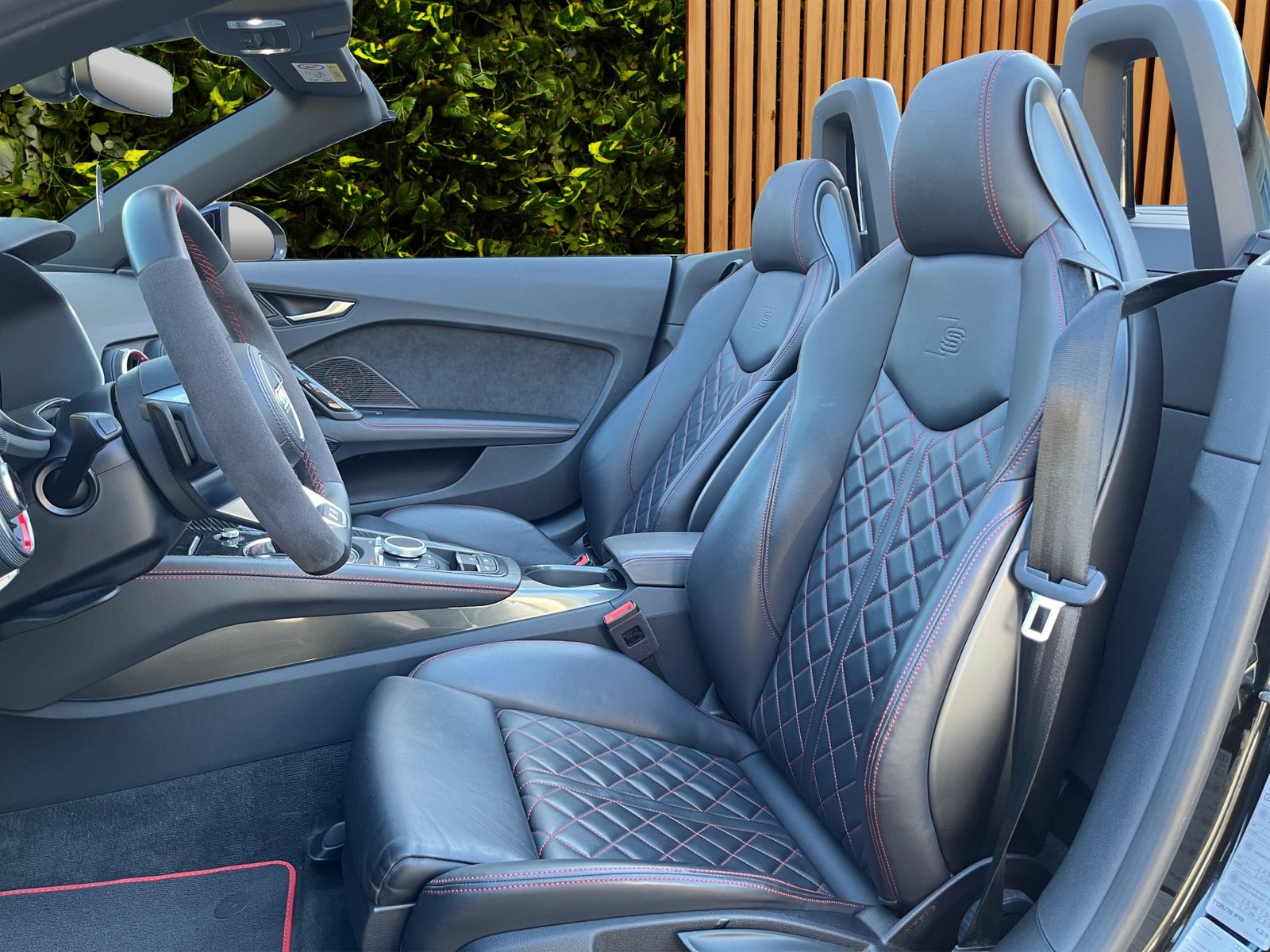 Fahrzeugabbildung Audi TTS Roadster competition*Matrix*B&O*ViCo*SHZ**