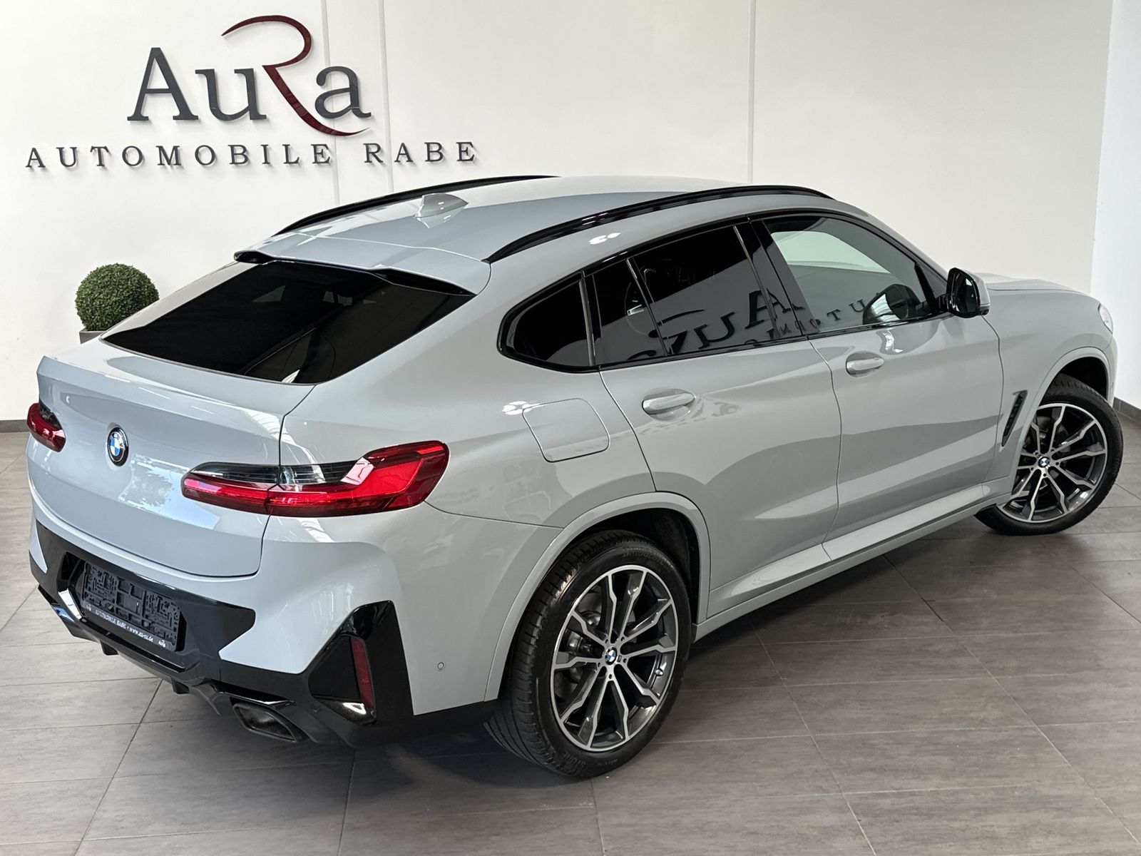 Fahrzeugabbildung BMW X4 xDrive30d M-Sport NAV+LASER+HEAD-UP+20ZO+360°