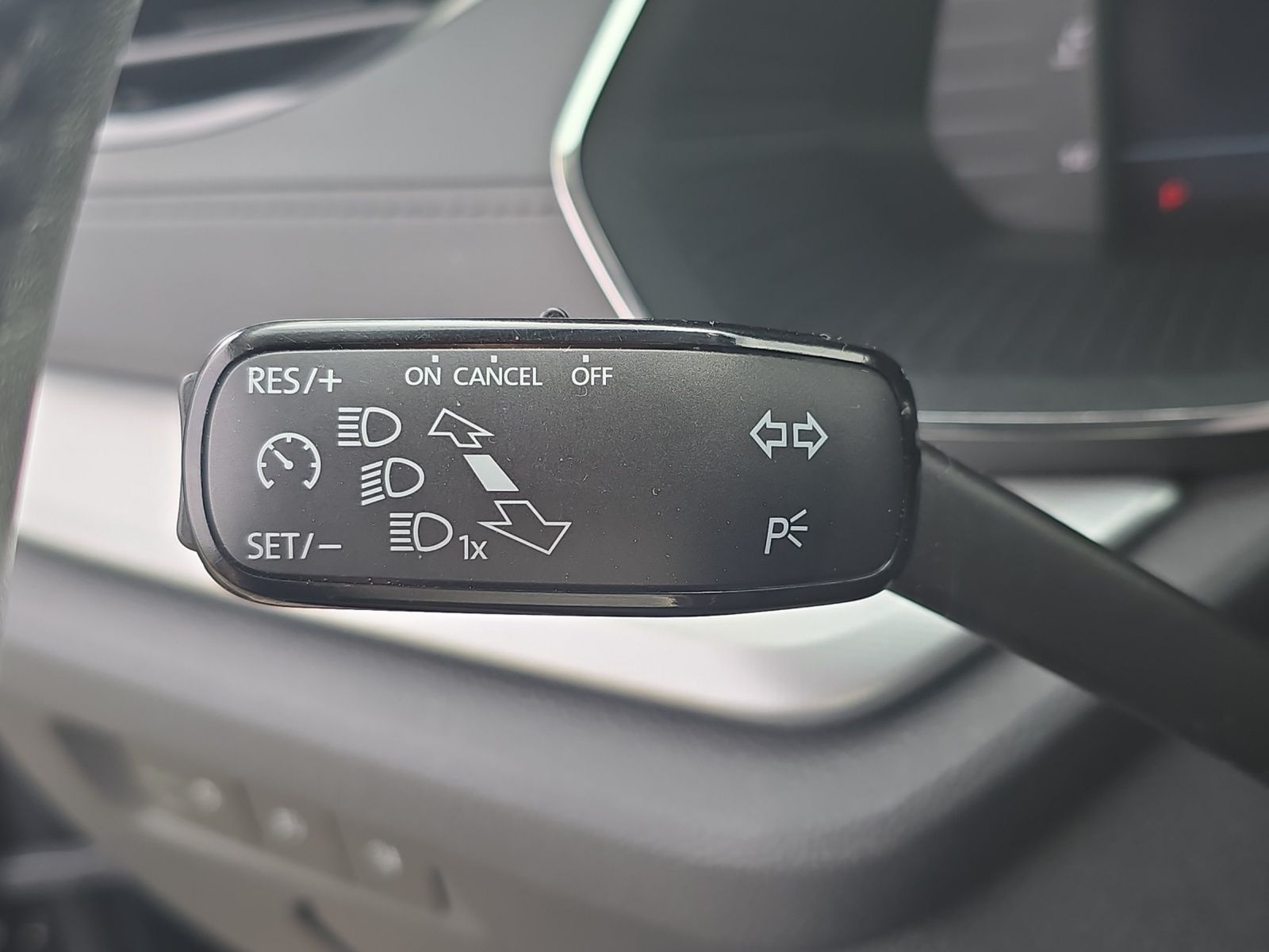 Fahrzeugabbildung SKODA Octavia Combi Ambition Matrix Navi AHK GRA SHZ