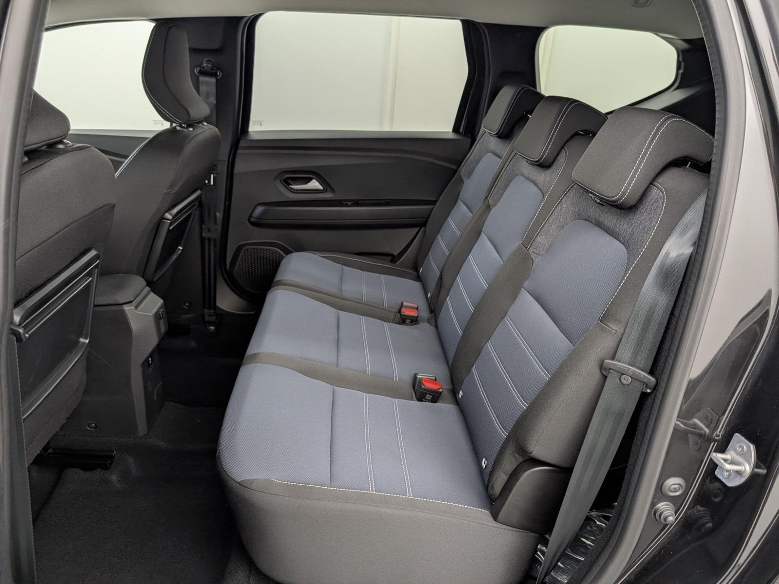 DACIA Jogger Journey TCe 110 Media Nav – Bild 8