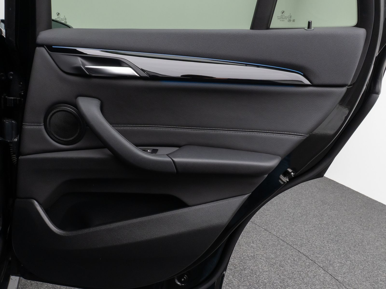 Fahrzeugabbildung BMW X1 xD25e Sport Line Kamera HUD DAB Navi+ Alarm