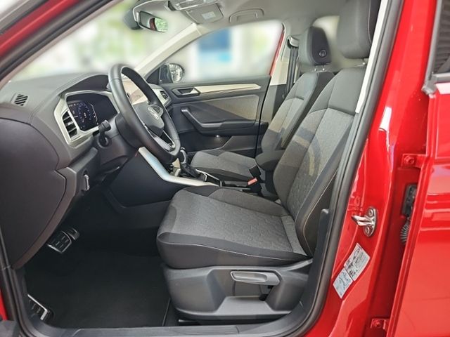 Fahrzeugabbildung Volkswagen T-Roc 1.5 TSI DSG Move NAVI SHZ APP LM17 GJR