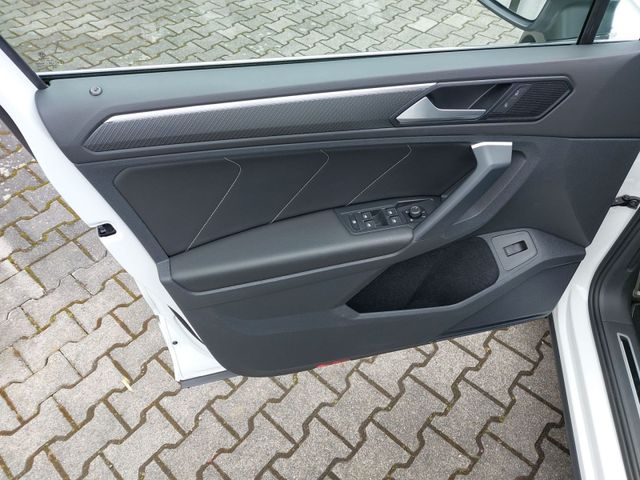 Tiguan 2.0 TDI DSG 4M R-LINE MATRIX+PANO+360°+AC