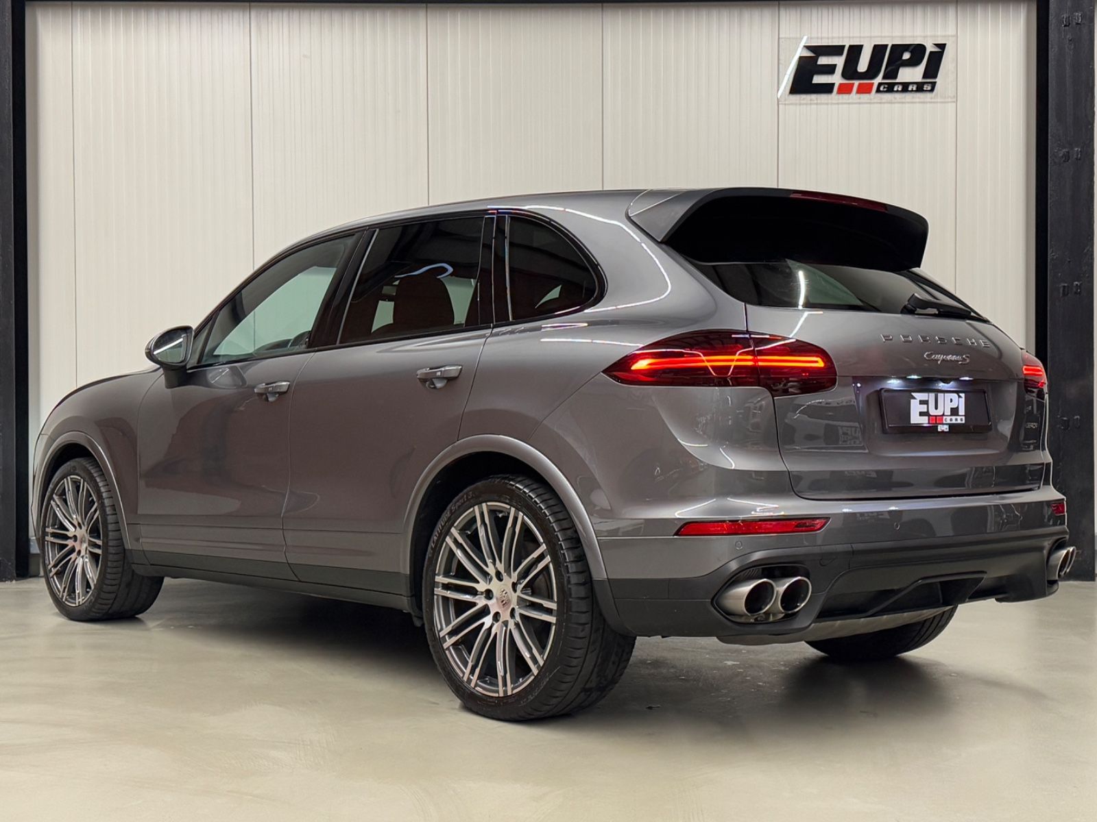 Fahrzeugabbildung Porsche Cayenne S/Pano/R.Kamera/R21 Turbo Rad/Bose