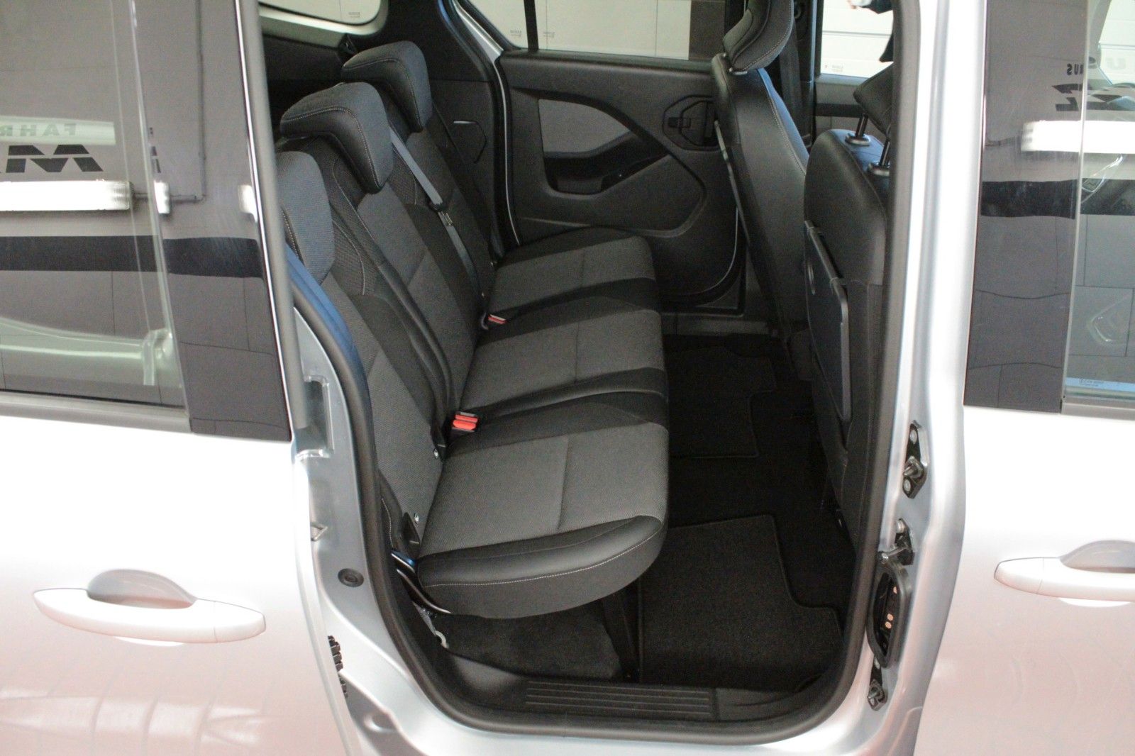 Fahrzeugabbildung Renault Kangoo Tce 130 EDC Techno*Sitzhzg*