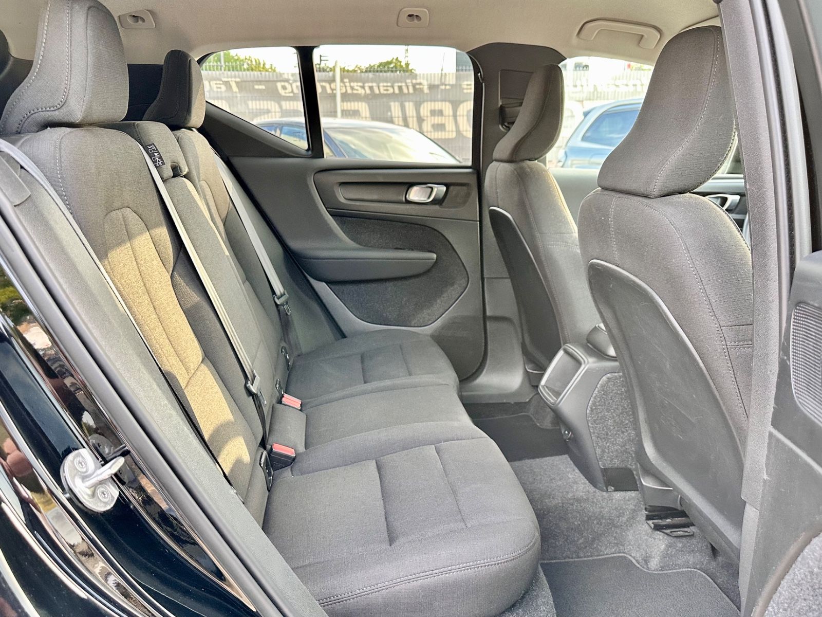 Fahrzeugabbildung Volvo XC40 MOMENTUM CORE 2WD*LED+1.HAND*
