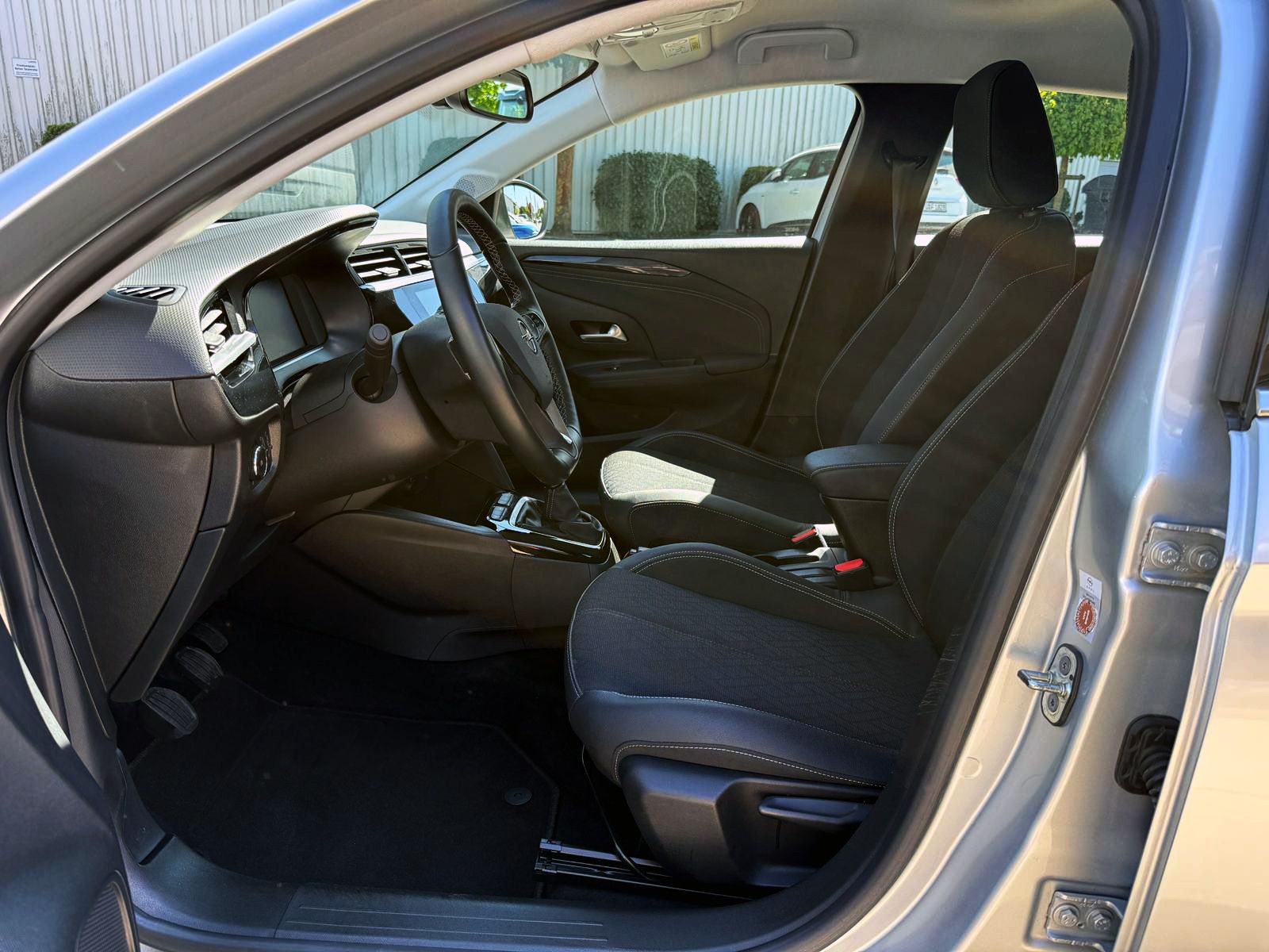 Fahrzeugabbildung Opel Corsa-F Elegance 1.2 Turbo LED SHZ NAV TEMP PDC