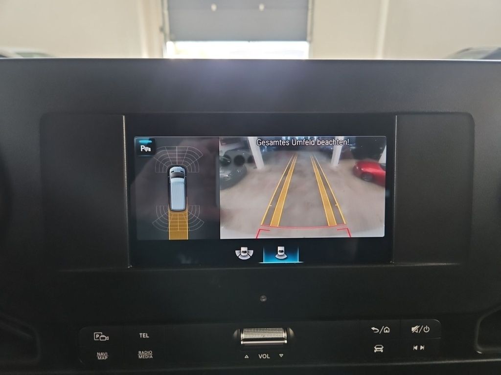 Fahrzeugabbildung Mercedes-Benz Sprinter 317 Kombi L2H2 Mobility Rollstuhl Lift