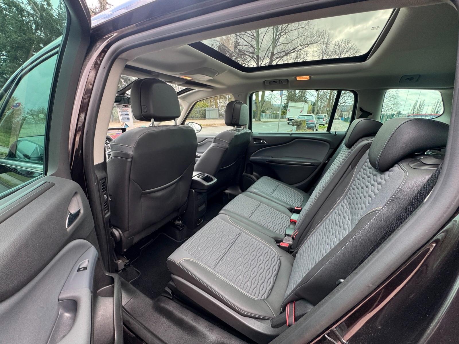 Opel Zafira C 2.0D*Leder*7Sitze*Xenon*Pano*Navi*VOLL!