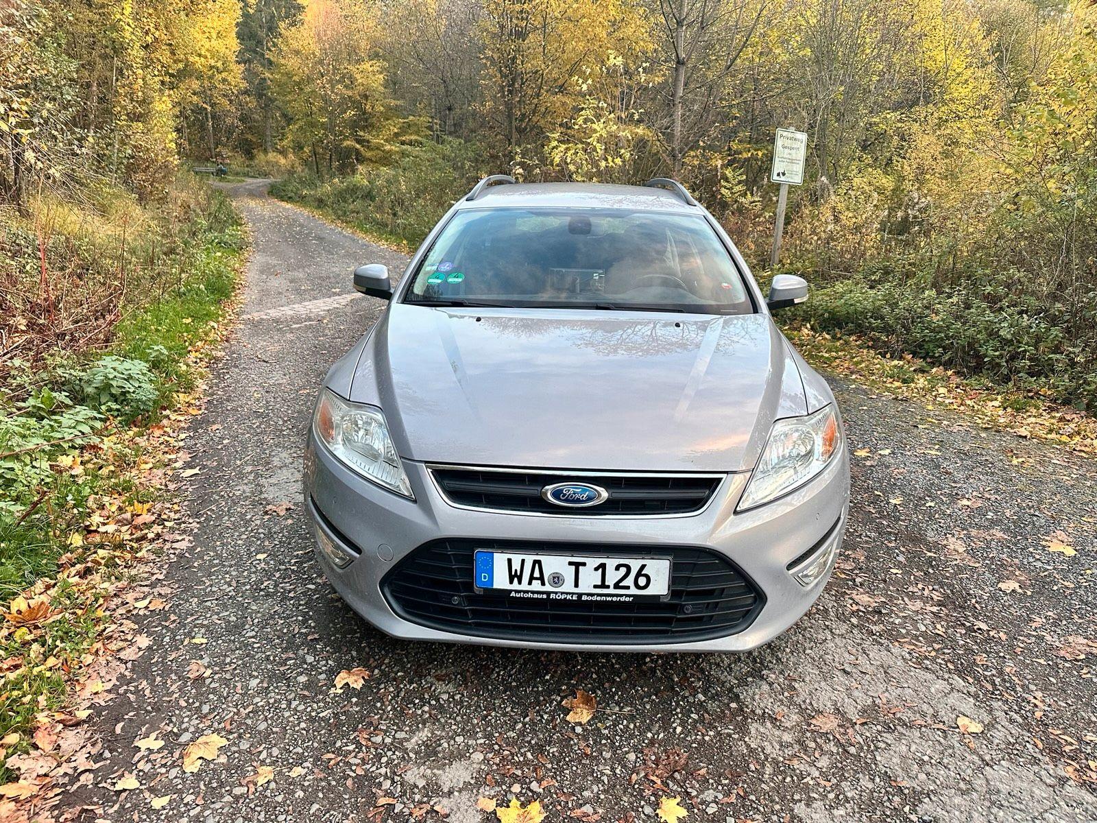 Ford Mondeo 2010 — rear view