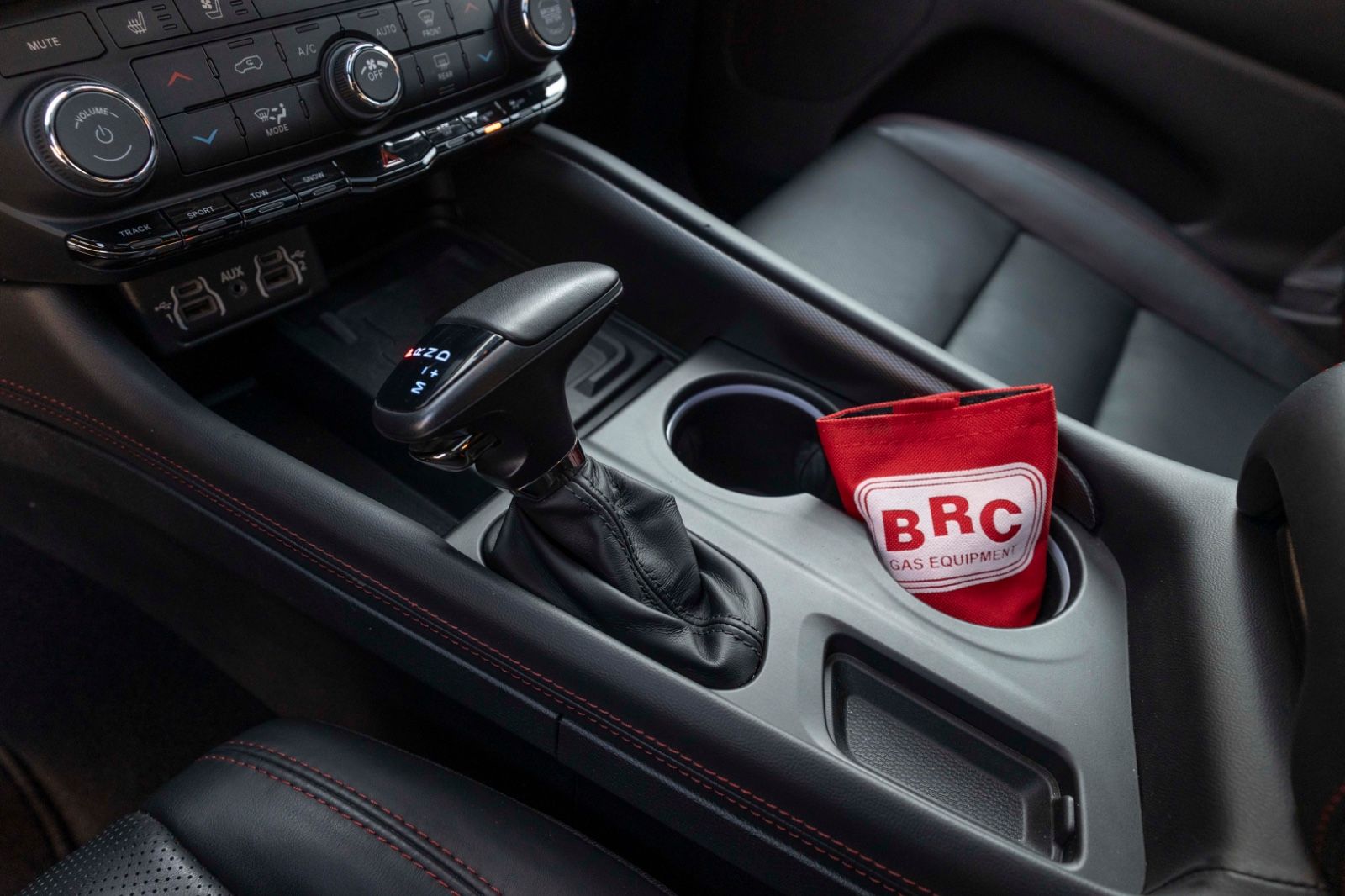 Fahrzeugabbildung Dodge 5.7L R/T AWD SRT Paket ACC AHH LPG TOTW PDC KAM