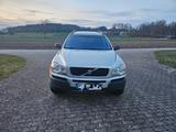 Volvo XC90 2.5 T Automatik - - Volvo XC90 mit Benzin-Antrieb: Geländewagen, 2.5