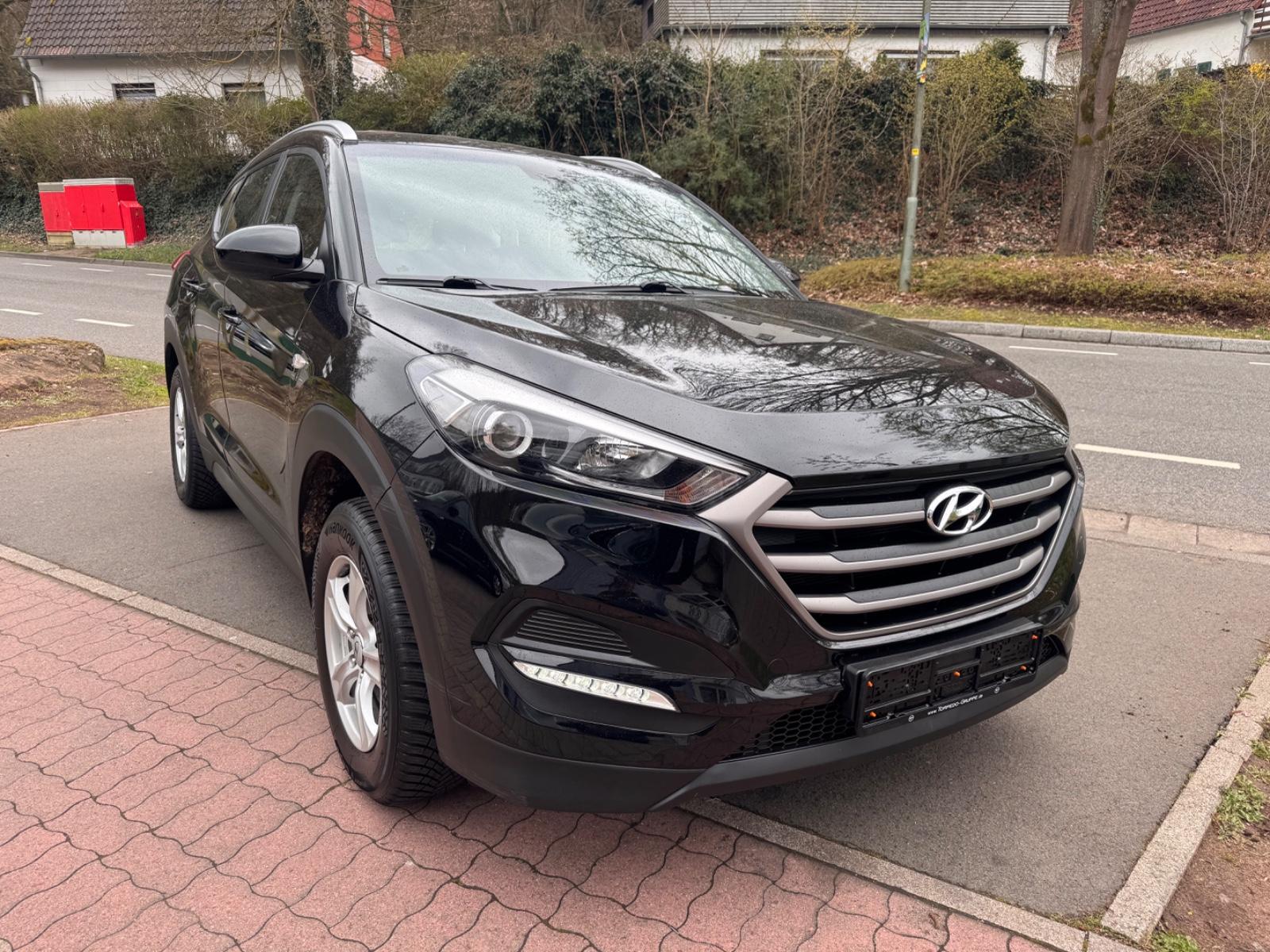 Hyundai Tucson blue Classic 2WD