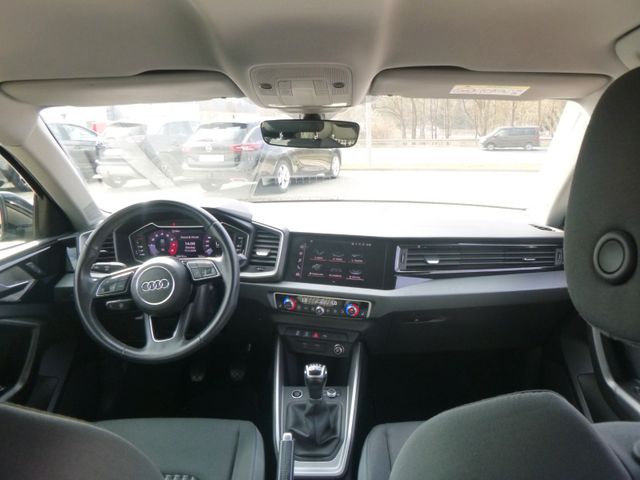 Fahrzeugabbildung Audi A1 Sportback 25 TFSI > S line <