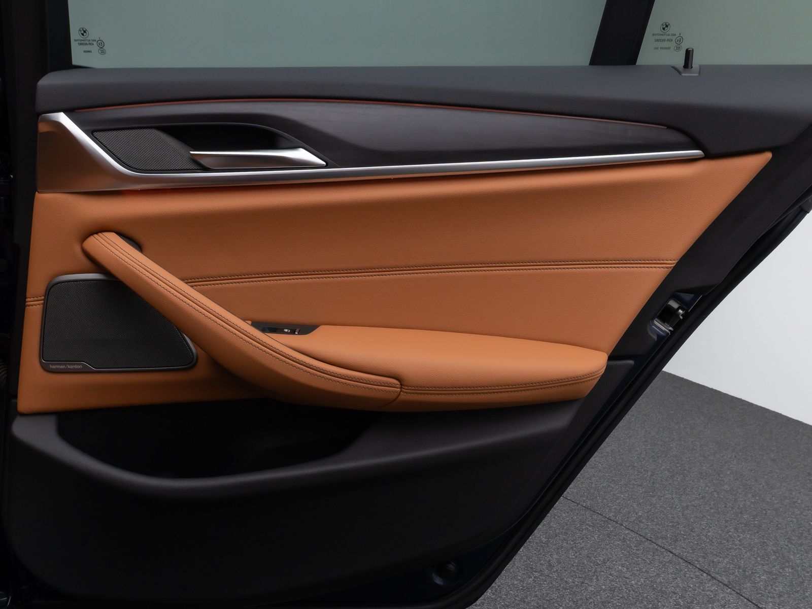 Fahrzeugabbildung BMW 530e xD M Sport Panorama 360°Laser HUD DAB H/K